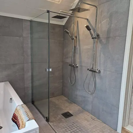 Solheimhuset - Naer Tjome Og Verdensende Villa
