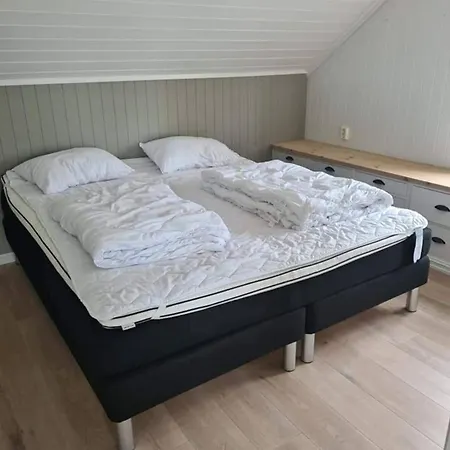 Solheimhuset - Naer Tjome Og Verdensende Villa Tokenes