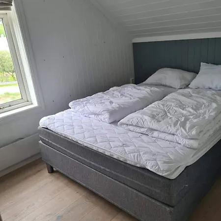 Villa Solheimhuset - Naer Tjome Og Verdensende